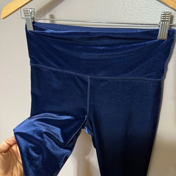 Athleta Women's Blue Elation Velvet Tight Legging Size Small yoga pilates - Picture 4 of 7